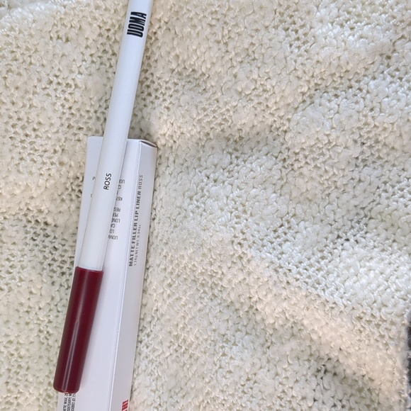 Uoma Beauty BADASS MF LIP LINER in Ross, 1.14g/0.04oz - Picture 3 of 6